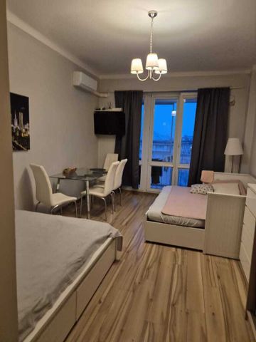 Kawalerka z loggią i widokiem na Warszawę - Zdjęcie 4