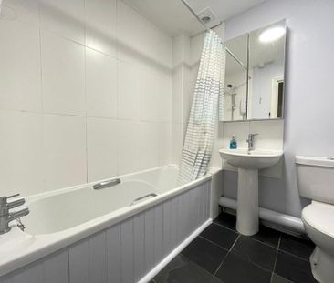 2 bedroom flat to rent - Photo 6