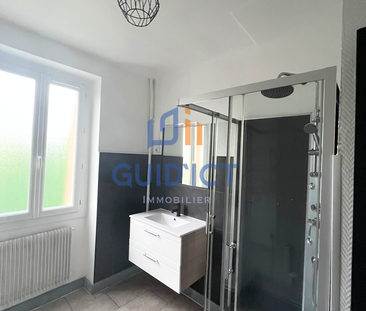 Location Appartement 3 pièces 80m² DECAZEVILLE 12300 - Photo 2