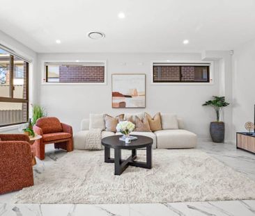 Near-New 5 Bedroom Duplex on Quite Street-Walk to Station and Shops - Photo 3