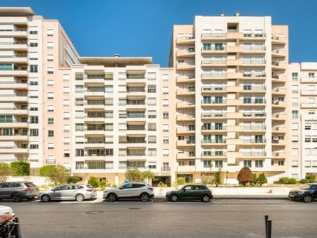 Luxury Flat for rent in Telheiras, Lisbon - Photo 2