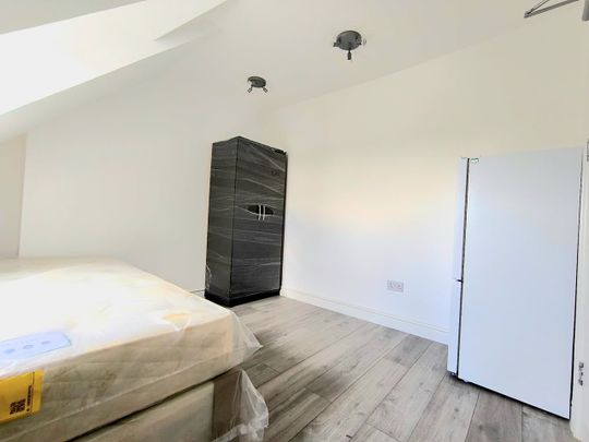 Room in a Shared House, Upper Tooting Road, SW17 - Photo 1