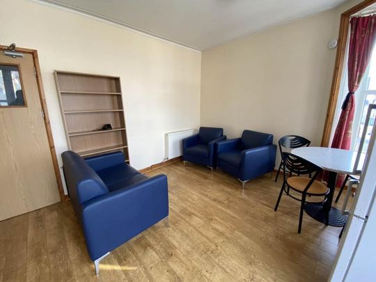 5 bedroom maisonette to rent - Photo 1