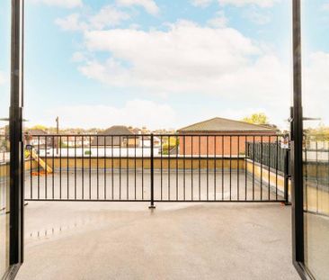 3 bedroom flat to rent - Photo 5