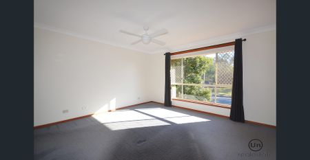 SUPER SIZED VILLA - Photo 4