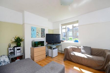 4 bedroom flat to rent - Photo 5