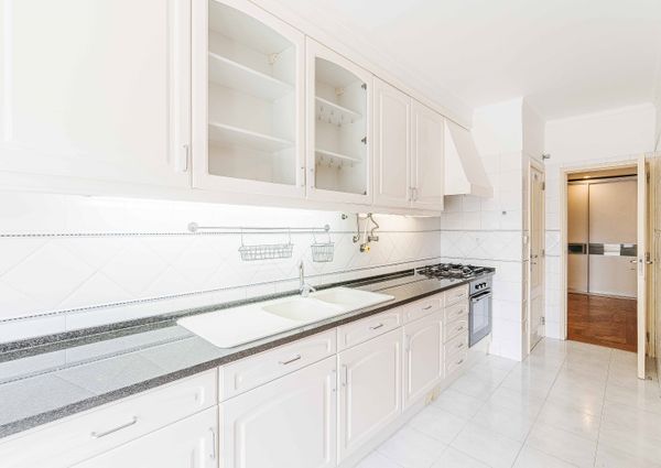 APARTAMENTO T2 NO ARNEIRO - CARCAVELOS