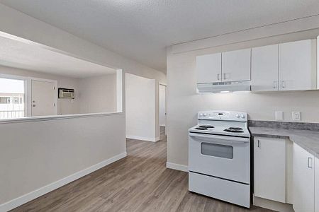 2 Bedroom - Photo 2