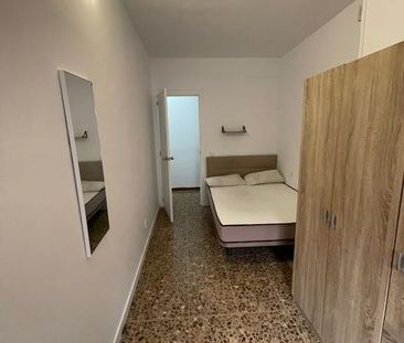 Travessera de Gràcia, Barcelona, Catalonia 08027 - Photo 3