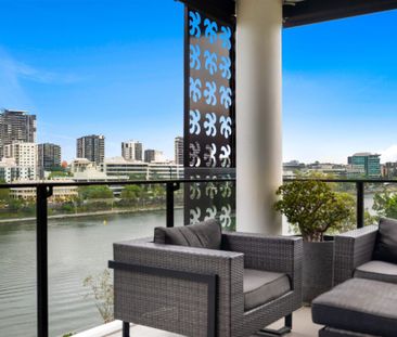 Fully Furnished River Front Two Bedroom Apartment with Two Car Parks - Photo 1