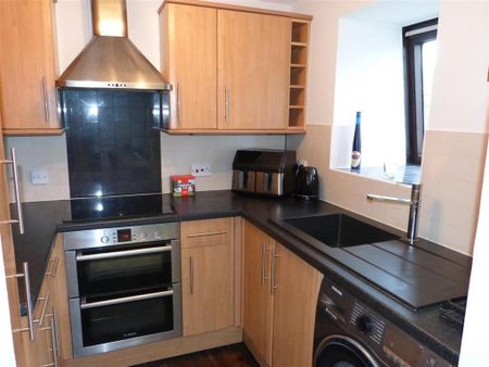 2 bedroom flat to rent - Photo 5