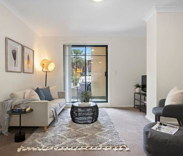 Boutique gem in ideal locale - Photo 6