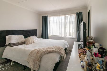 Cozy on Conyers! - Photo 4