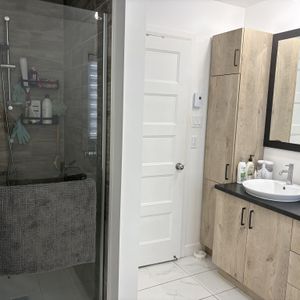 Grand 5 1/2 à Louer - Photo 3