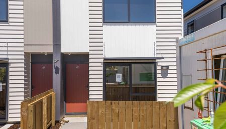 3 Bedroom in Wattle Downs - Photo 2