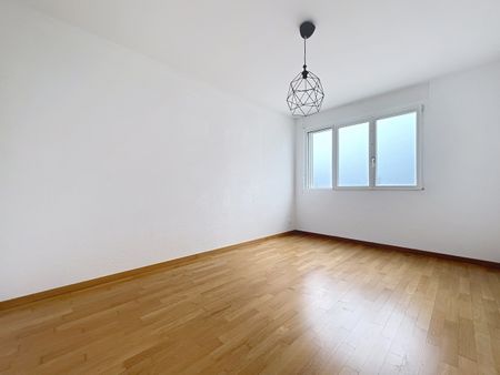 4½ PIÈCES - Avec une terrasse - Photo 2