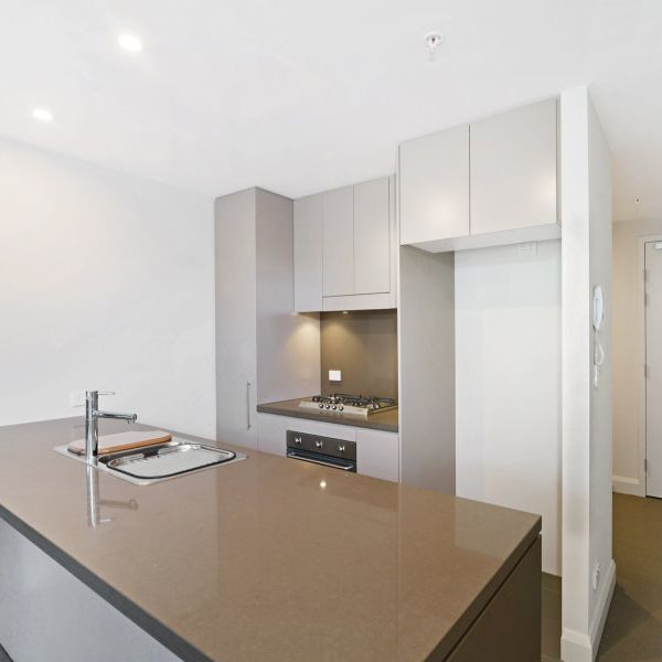 Ultra Modern Apartment in Sydney Olympic Park - Photo 1