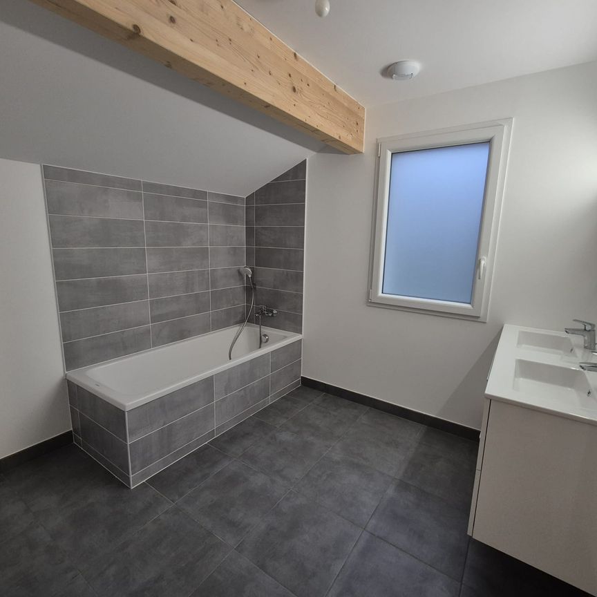 Location Maison 5 pièces 116m² CRANVES SALES 74380 - Photo 1