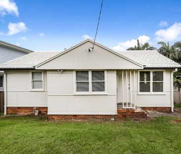 Renovated Three Bedroom House - Photo 1