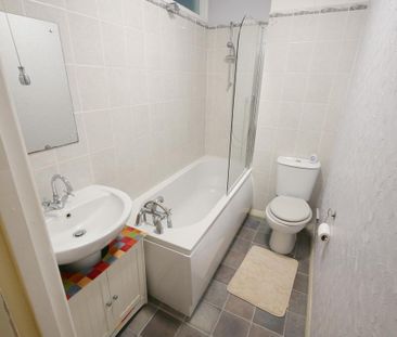 4 bedroom townhouse to rent - Photo 6