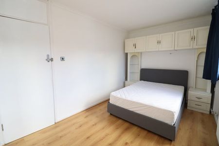 Room in a Shared Flat, Southwood Smith House, E2 - Photo 3
