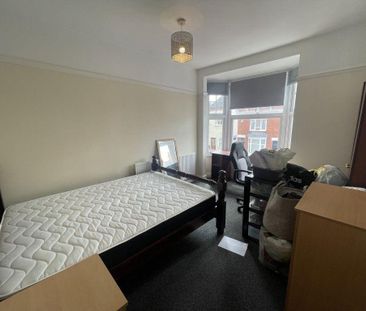 4 bedroom terraced house to rent - Photo 1