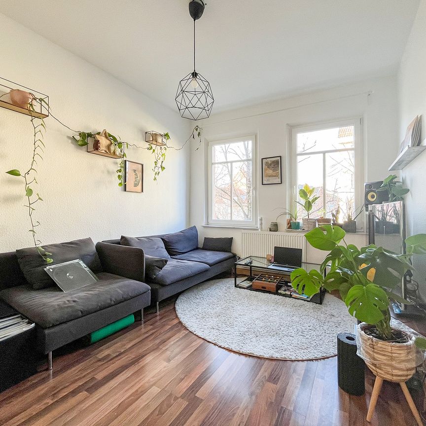 Sanierte Altbauwohnung mit Einbauküche! - Photo 1