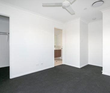 16 Lord Howe Cct, Banya, Qld 4551 - Photo 2