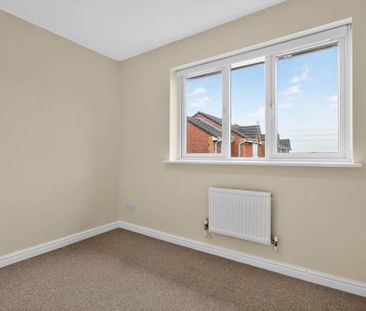 2 bedroom end of terrace house to rent - Photo 2