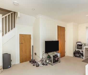 2 bedroom house to rent Dairy Court, Burgess Hill, West Sussex, RH15 - Photo 1