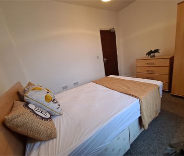 Room 3, Flat 2, 33 Mill Road, Cambridge - Photo 6