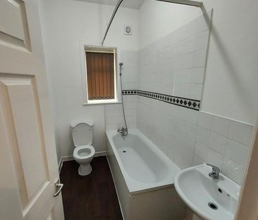 2 bedroom terraced house to rent - Photo 4