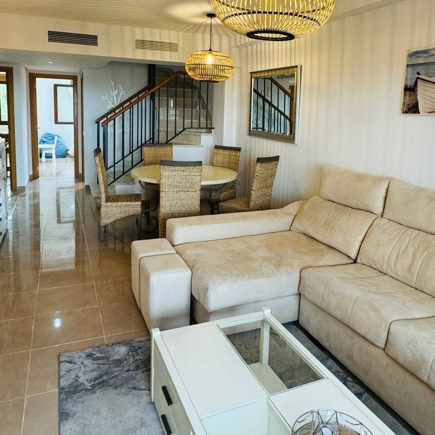 Atico en alquiler en Segunda linea de playa, Estepona - Foto 1