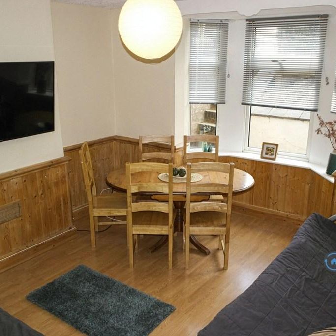 8 bedroom terraced house to rent - Photo 1