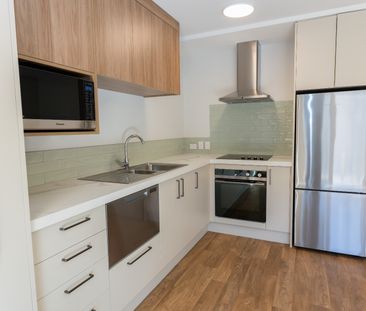 Brand new 1-bedroom apartment on George St - Photo 2