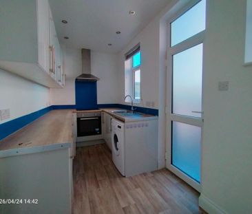 2 bedroom terraced house to rent - Photo 6