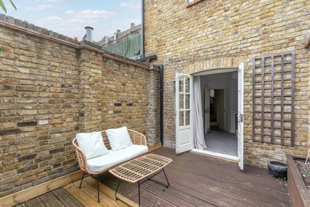 3 bedroom apartment to rent - Photo 4