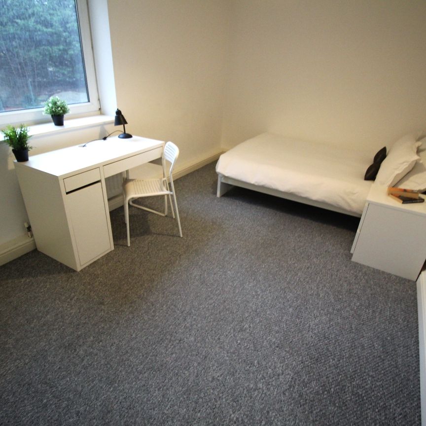 Flat 8, Samara Plaza, LS2 9DU, Leeds - Photo 1