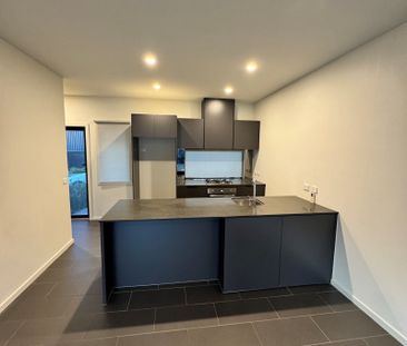 6 Aldea Crescent, Avondale Heights VIC 3034 - Photo 5