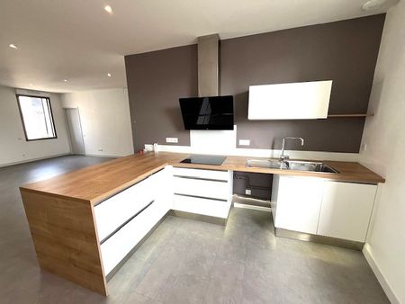 Location Appartement 5 pièces 117m² - Photo 4