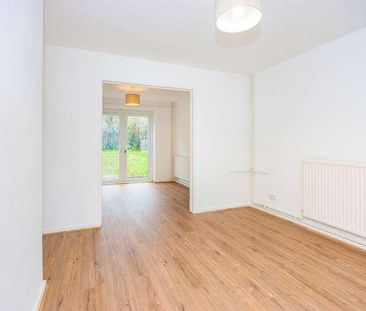 Ashdown Drive, Tilgate, RH10 - Photo 2