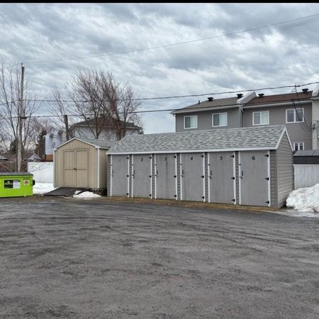 Beau 4½ lumineux à louer – Libre 1er juillet– Emplacement stratégique! - Photo 4