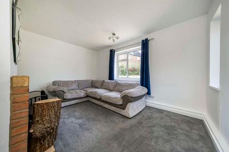 Pond Close, Winchmore Hill, Amersham, HP7 - Photo 2