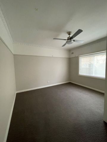 Convenient North Tamworth location - Photo 3