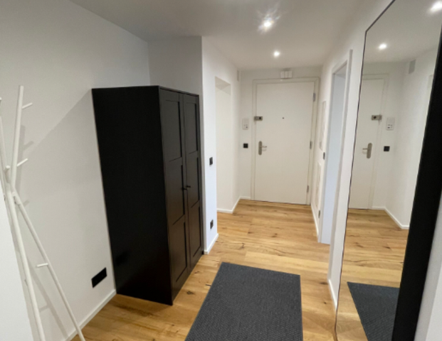 WG München: Möblierte 4-Zimmer-Wohnung, frisch kernsaniert - Foto 1