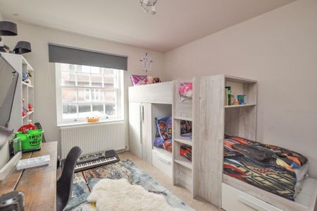 3 bedroom flat to rent - Photo 2