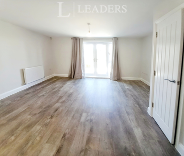 3 bedroom end of terrace to rent Mercer Gardens, SN7 - Photo 3