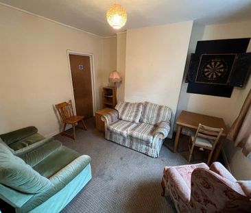 6 bedroom end of terrace house to rent - Photo 1