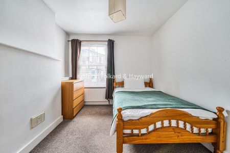 4 bedroom terraced house to rent - Photo 5
