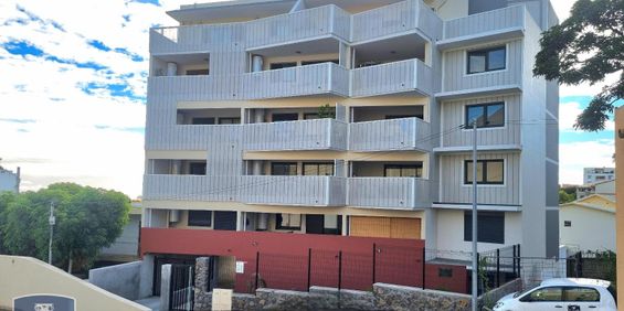 Location Appartement 3 pièces 71m² STE CLOTILDE 97490 - Photo 3